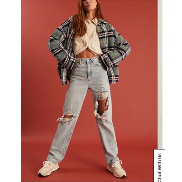 Pacsun 90’s boyfriend jeans - distressed, high waisted, light wash - Picture 2 of 5